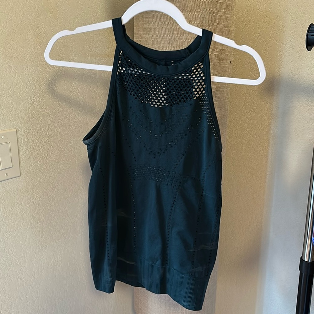 Athleta top small